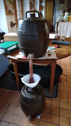 Préparation du vin chaud à la mode de la Compaignie de l'Ypocras