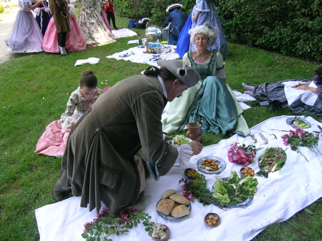 Repas XVIIIe sur l'herbe à Vaux le Vicomte